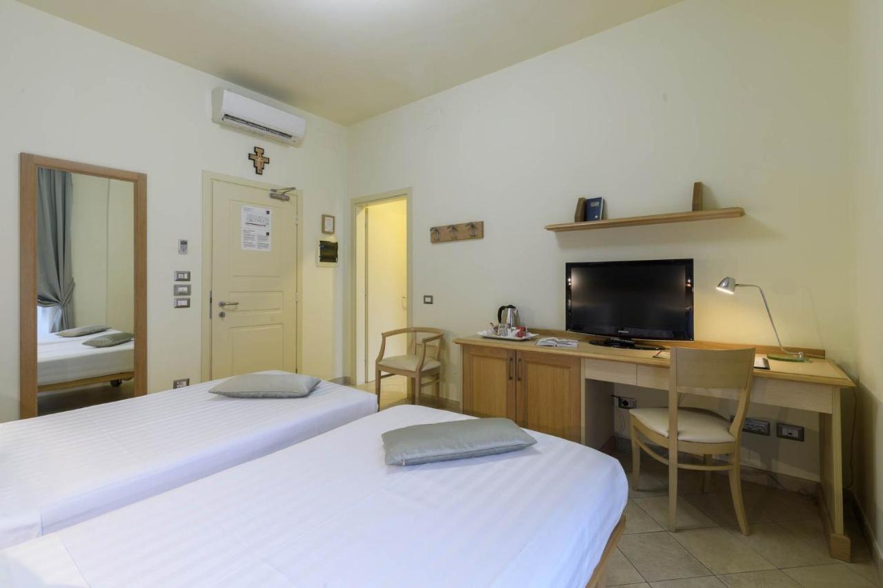 Domus Australia Hotel Rome Bagian luar foto